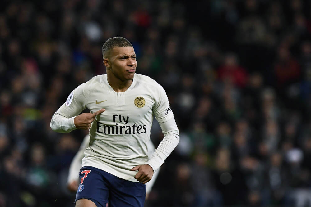 先进封装重构算力版图：当“芯片乐高”遇见英伟达霸权